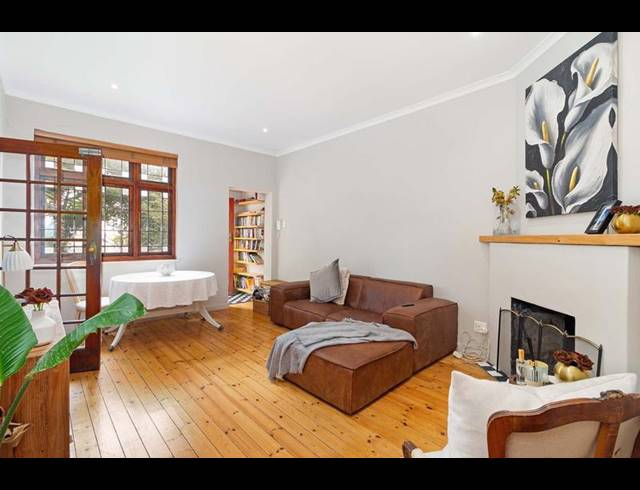 2 BEDROOM APARTMENT FOR SALE IN SEA POINT